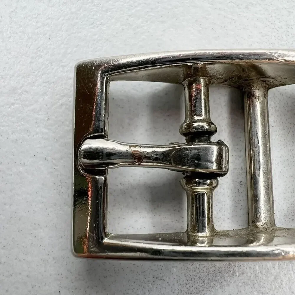 Small Silver Tone Simple Basic Belt Buckle